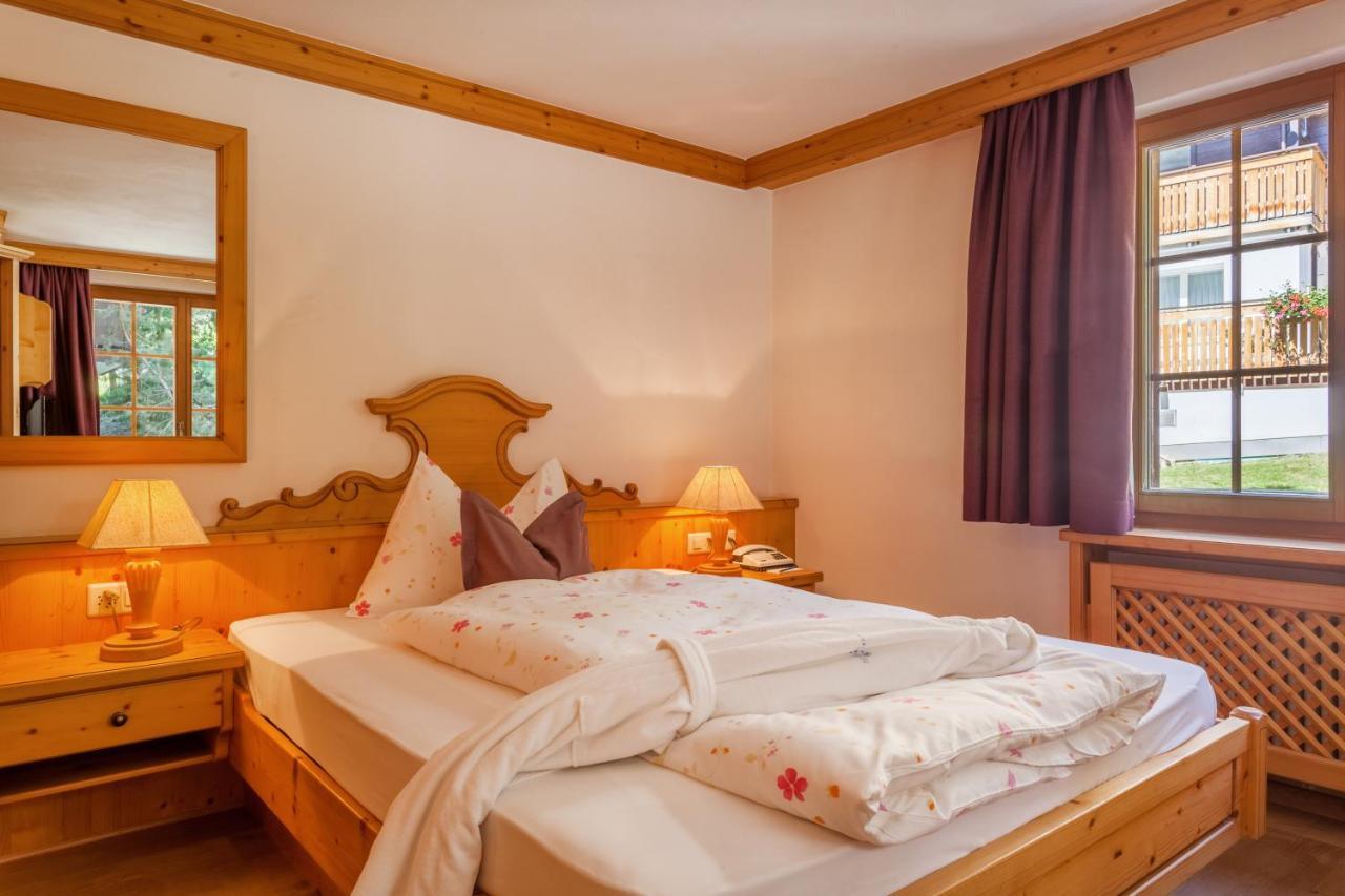 Hotel Berghof เซอร์แมท ภายนอก รูปภาพ