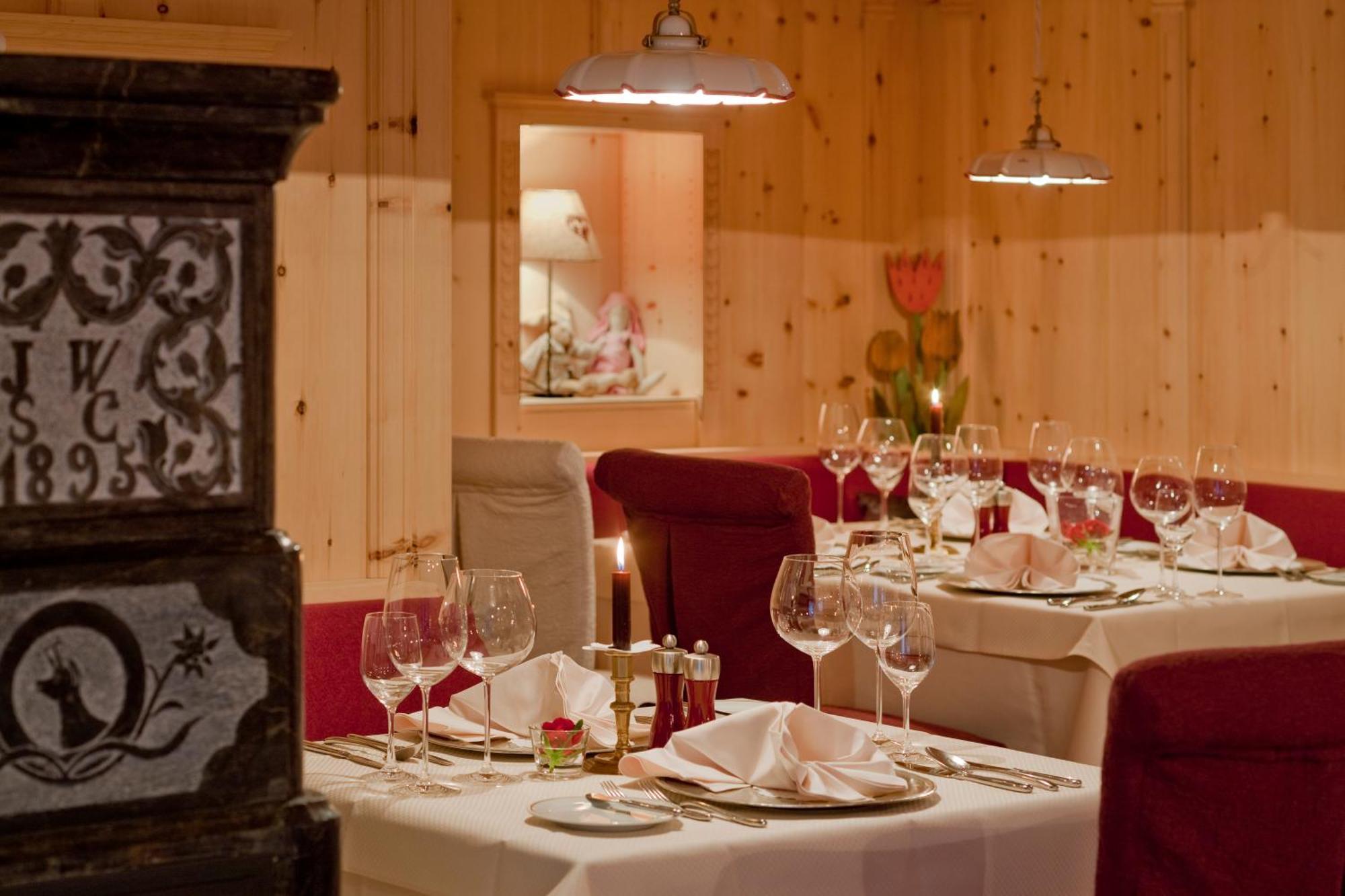 Hotel Berghof เซอร์แมท ภายนอก รูปภาพ