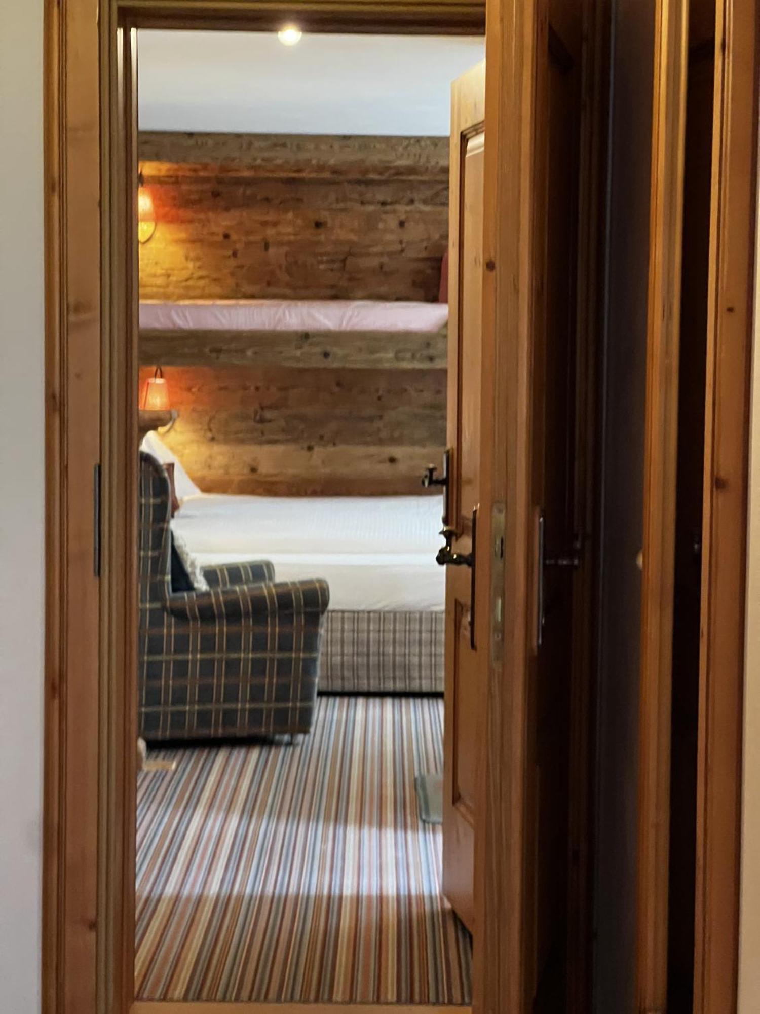 Hotel Berghof เซอร์แมท ภายนอก รูปภาพ