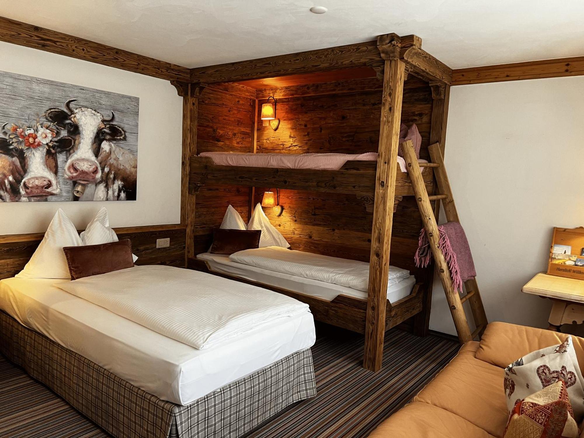 Hotel Berghof เซอร์แมท ภายนอก รูปภาพ