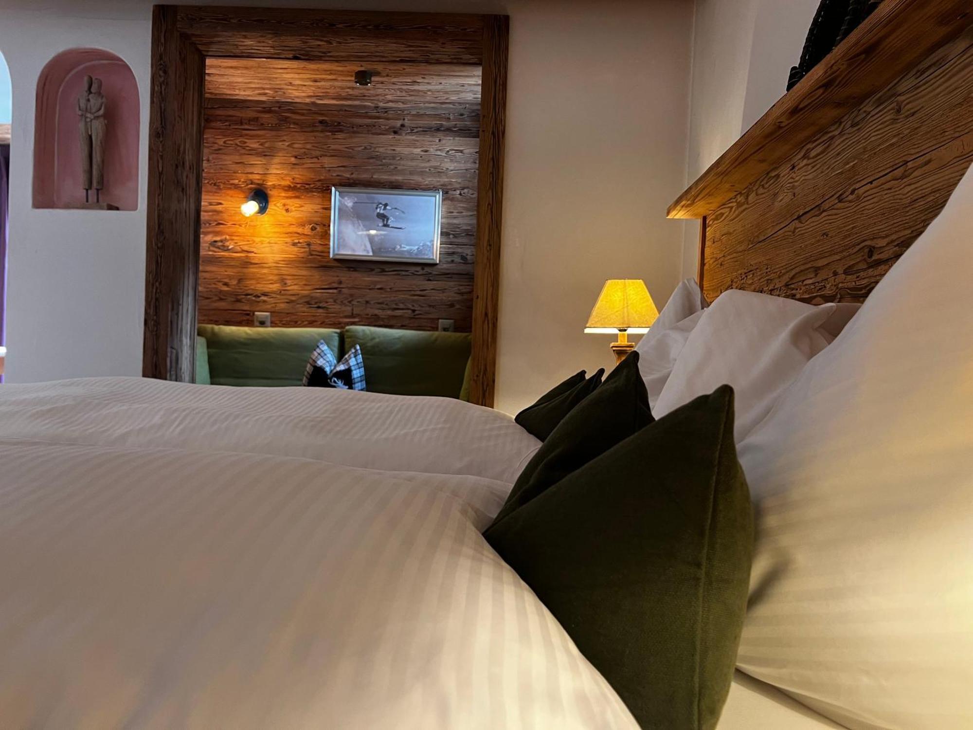 Hotel Berghof เซอร์แมท ภายนอก รูปภาพ