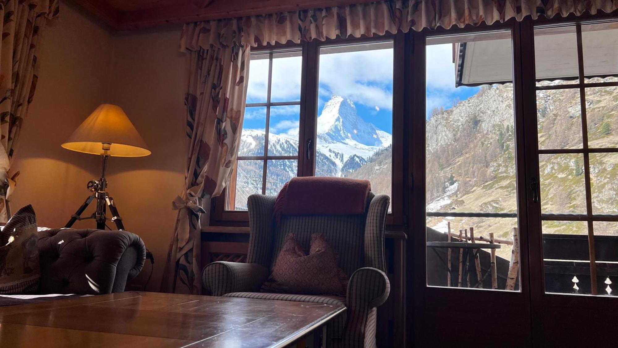 Hotel Berghof เซอร์แมท ภายนอก รูปภาพ